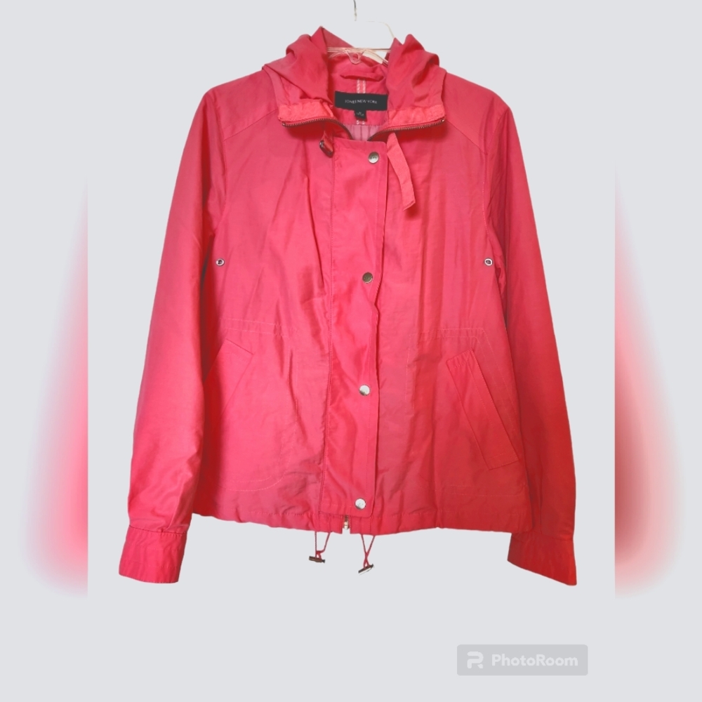 JONES NEW YORK Size Medium rain jacket with hood.